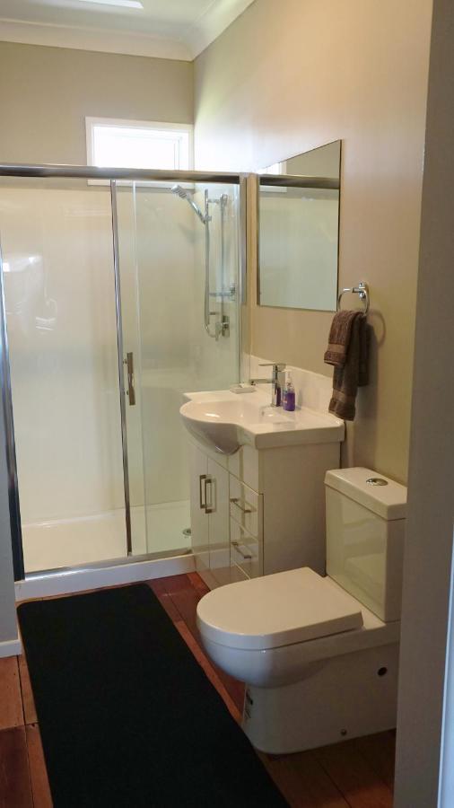 Nana Glads Beachfront Accommodation Whitianga Bagian luar foto