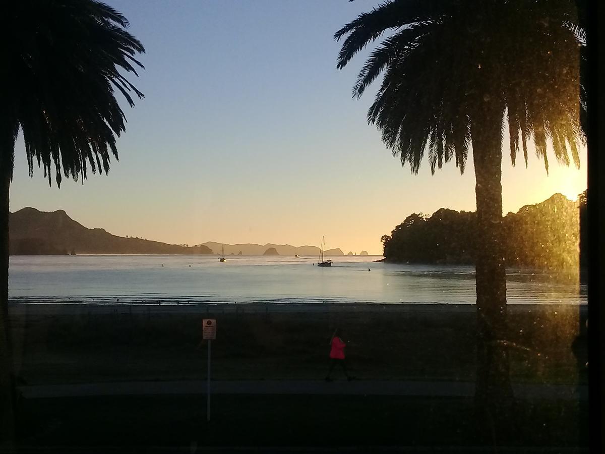 Nana Glads Beachfront Accommodation Whitianga Bagian luar foto