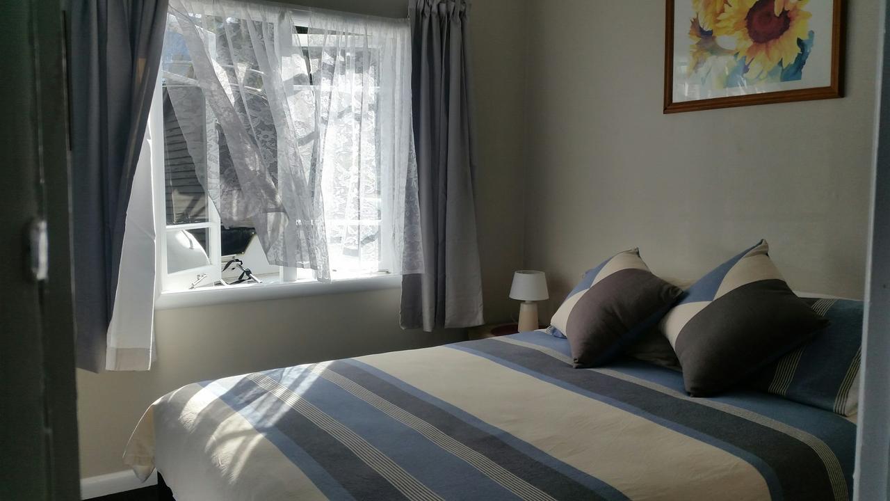 Nana Glads Beachfront Accommodation Whitianga Bagian luar foto